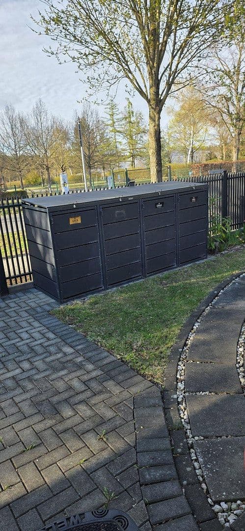 Predaj domu 134 m², pozemek 487 m², Falkensee, Brandenbursko Predaj domu 134 m², pozemek 487 m², Falkensee, Brandenbursko