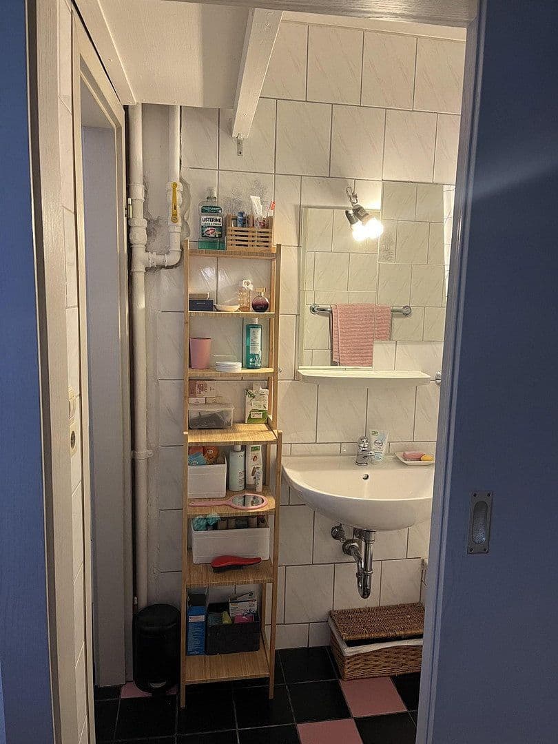 Prenájom bytu 1-izbový 32 m², Klingenstr. 7, Stuttgart, Bádensko-Wurttembersko Prenájom bytu 1-izbový 32 m², Klingenstr. 7, Stuttgart, Bádensko-Wurttembersko