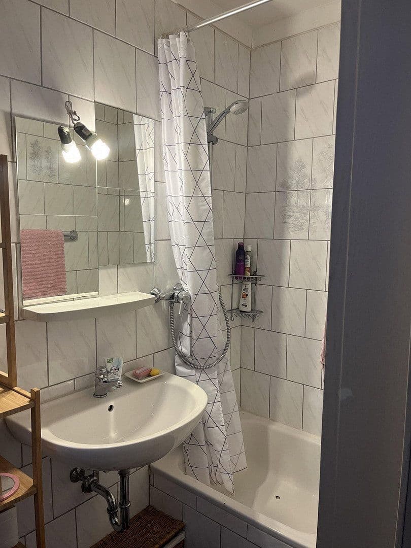 Prenájom bytu 1-izbový 32 m², Klingenstr. 7, Stuttgart, Bádensko-Wurttembersko Prenájom bytu 1-izbový 32 m², Klingenstr. 7, Stuttgart, Bádensko-Wurttembersko