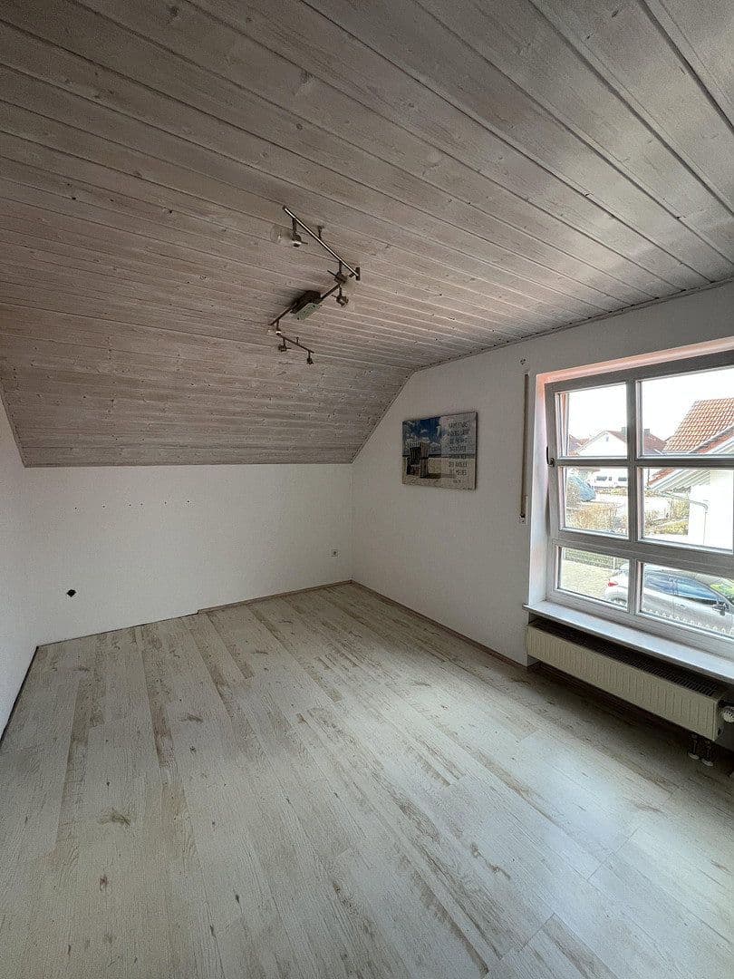 Predaj domu 110 m², pozemek 363 m², Lehmgrubenweg 13, Germaringen, Bavorsko Predaj domu 110 m², pozemek 363 m², Lehmgrubenweg 13, Germaringen, Bavorsko