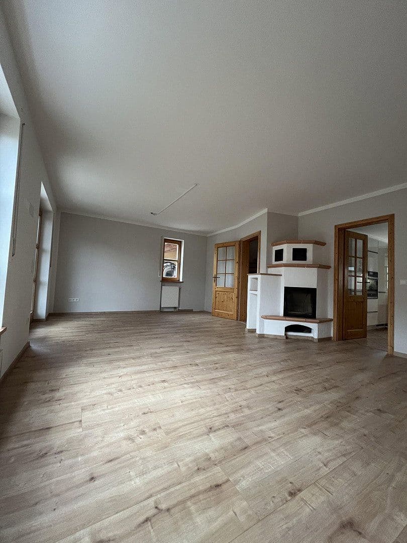 Predaj domu 110 m², pozemek 363 m², Lehmgrubenweg 13, Germaringen, Bavorsko Predaj domu 110 m², pozemek 363 m², Lehmgrubenweg 13, Germaringen, Bavorsko