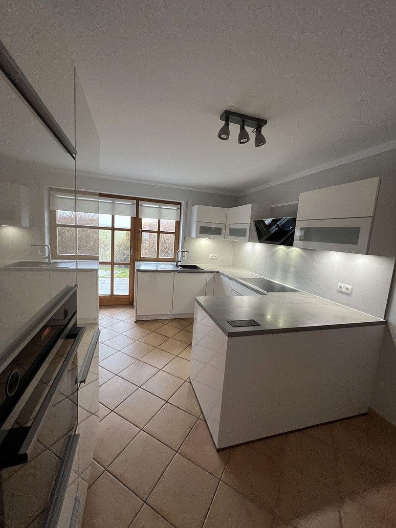 Predaj domu 110 m², pozemek 363 m², Lehmgrubenweg 13, Germaringen, Bavorsko Predaj domu 110 m², pozemek 363 m², Lehmgrubenweg 13, Germaringen, Bavorsko