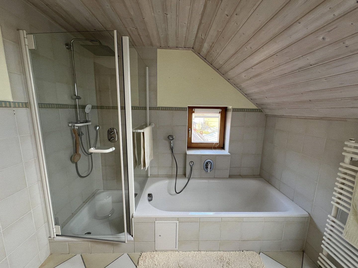 Predaj domu 110 m², pozemek 363 m², Lehmgrubenweg 13, Germaringen, Bavorsko Predaj domu 110 m², pozemek 363 m², Lehmgrubenweg 13, Germaringen, Bavorsko