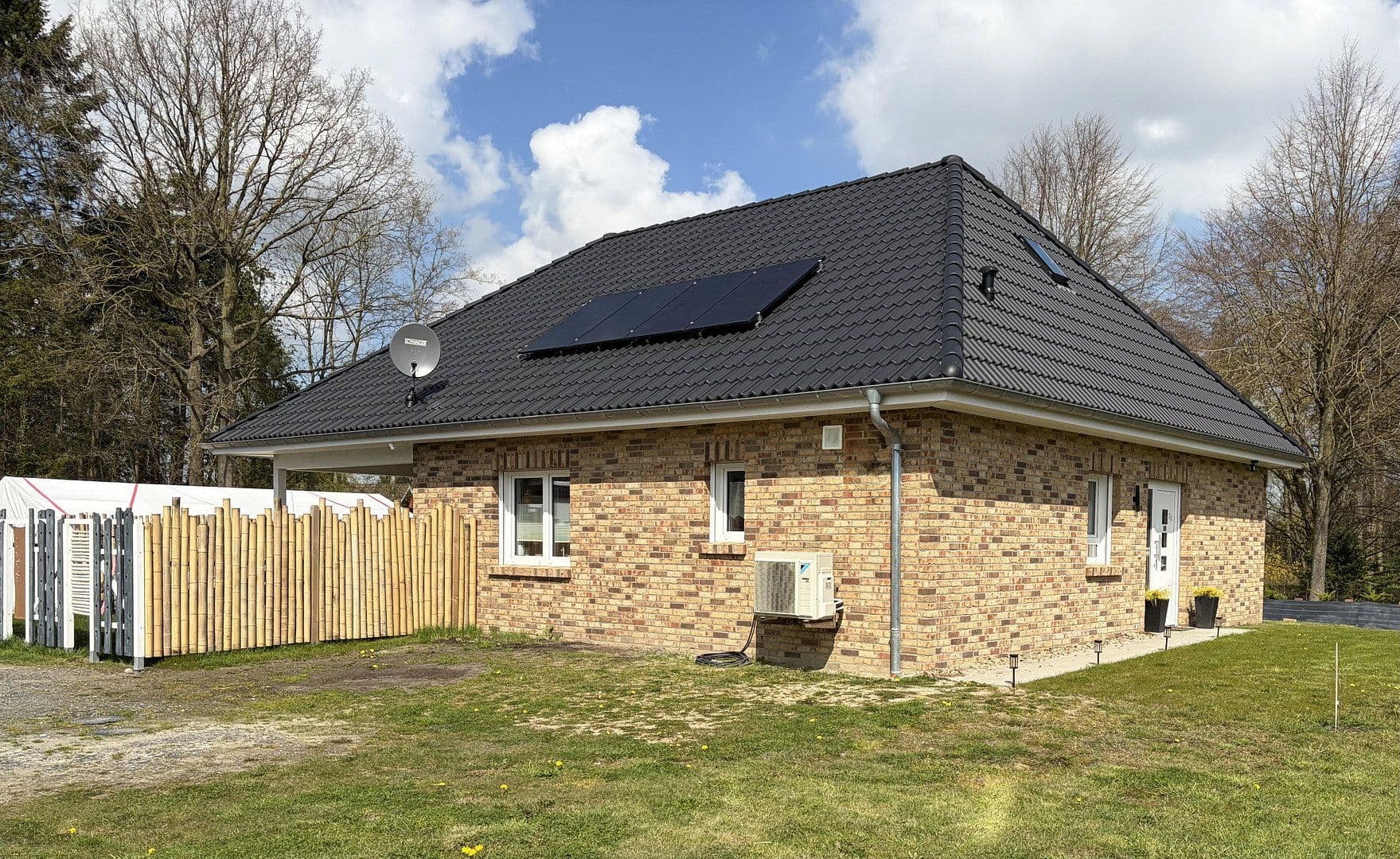 Predaj domu 125 m², pozemek 1.028 m², Neuenkirchen, Dolné Sasko Predaj domu 125 m², pozemek 1.028 m², Neuenkirchen, Dolné Sasko