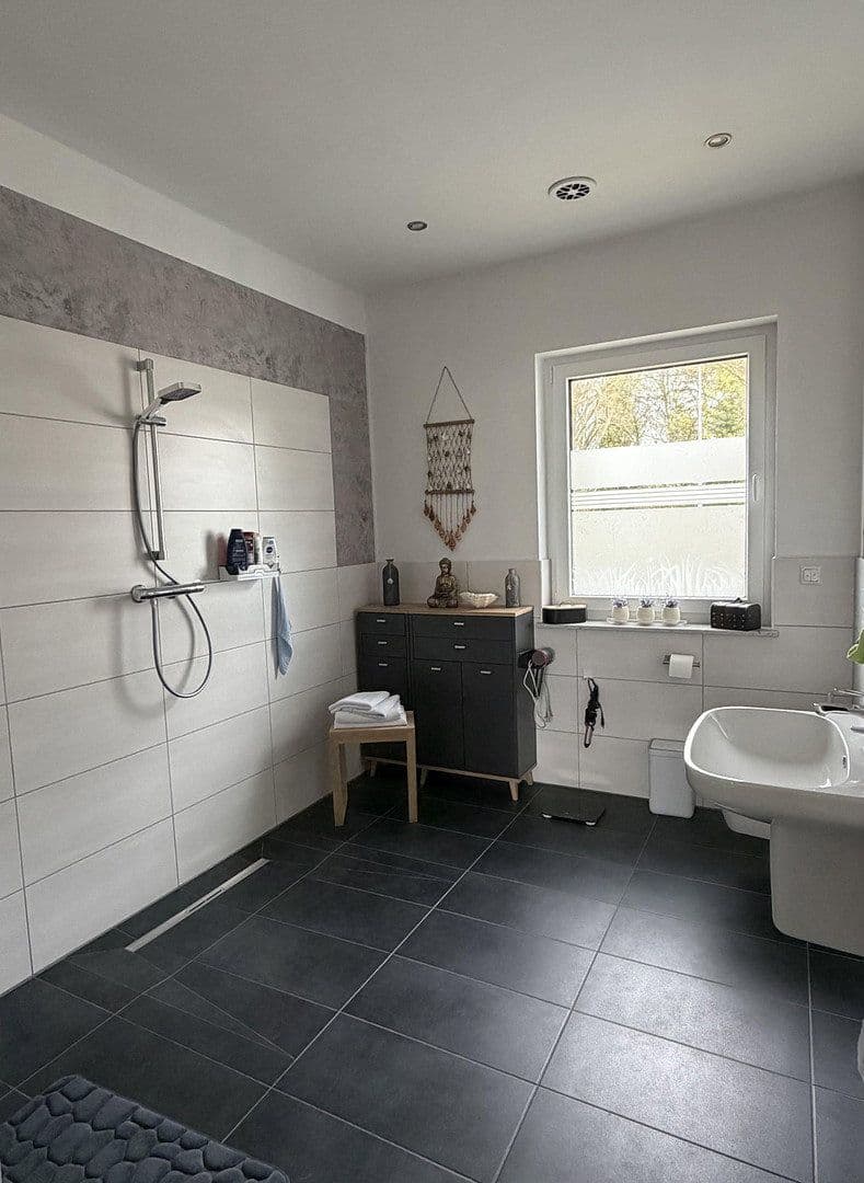 Predaj domu 125 m², pozemek 1.028 m², Neuenkirchen, Dolné Sasko Predaj domu 125 m², pozemek 1.028 m², Neuenkirchen, Dolné Sasko