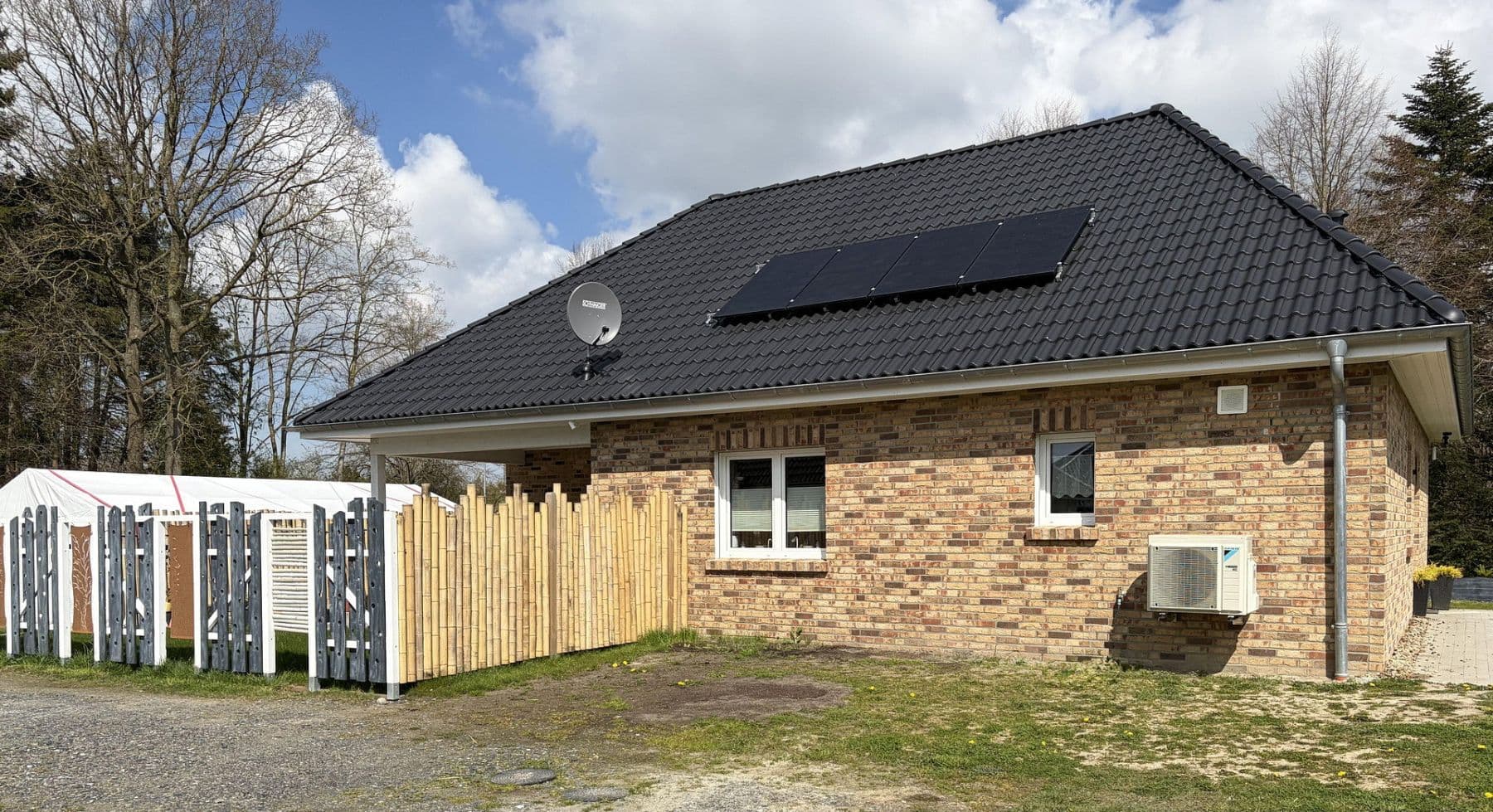 Predaj domu 125 m², pozemek 1.028 m², Neuenkirchen, Dolné Sasko Predaj domu 125 m², pozemek 1.028 m², Neuenkirchen, Dolné Sasko