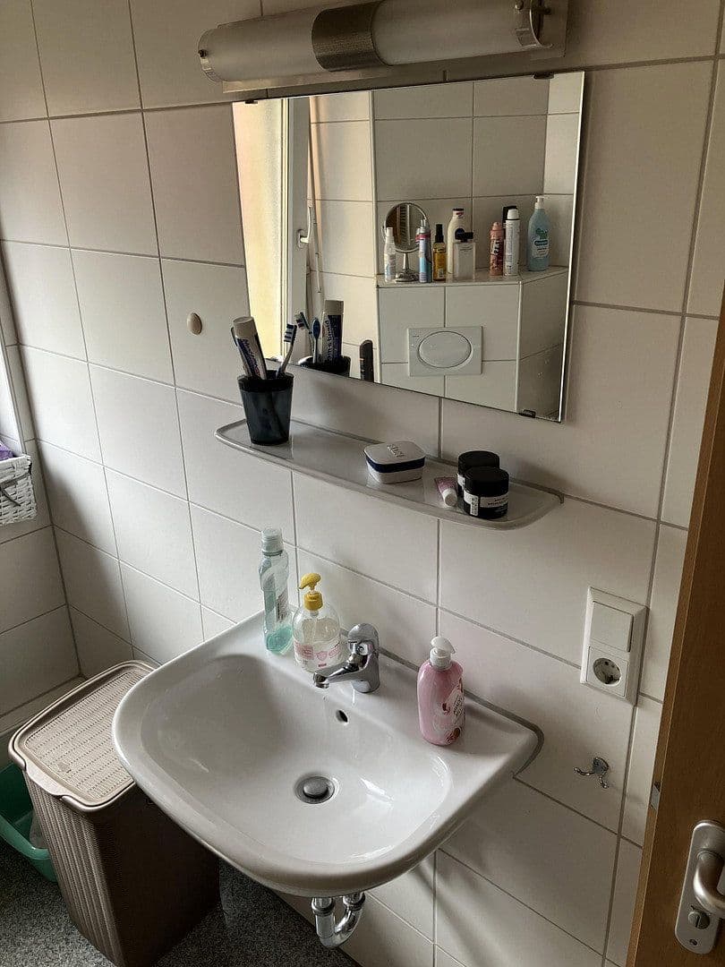 Prenájom bytu 3-izbový 65 m², Kaiserallee 31, Karlsruhe, Bádensko-Wurttembersko Prenájom bytu 3-izbový 65 m², Kaiserallee 31, Karlsruhe, Bádensko-Wurttembersko