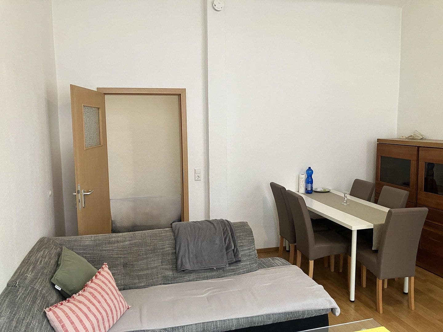 Prenájom bytu 3-izbový 65 m², Kaiserallee 31, Karlsruhe, Bádensko-Wurttembersko Prenájom bytu 3-izbový 65 m², Kaiserallee 31, Karlsruhe, Bádensko-Wurttembersko