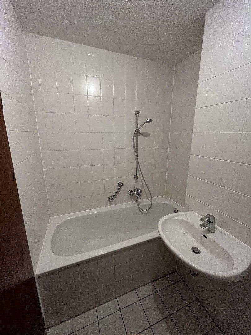 Prenájom bytu 4-izbový 86 m², Am Rebstock 12, Kabelsketal, Sasko-Anhaltsko Prenájom bytu 4-izbový 86 m², Am Rebstock 12, Kabelsketal, Sasko-Anhaltsko