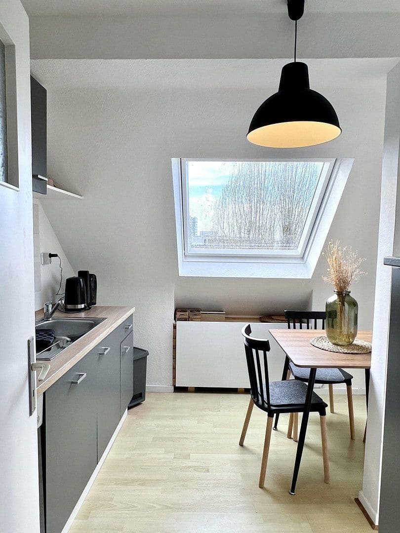 Prenájom bytu 1-izbový 40 m², Rüttenscheider Straße 256, Essen, Severné Porýnie - Westfálsko Prenájom bytu 1-izbový 40 m², Rüttenscheider Straße 256, Essen, Severné Porýnie - Westfálsko