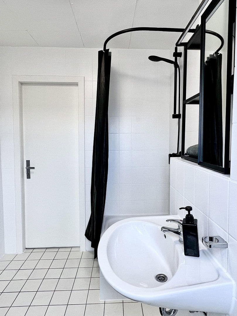 Prenájom bytu 1-izbový 40 m², Rüttenscheider Straße 256, Essen, Severné Porýnie - Westfálsko Prenájom bytu 1-izbový 40 m², Rüttenscheider Straße 256, Essen, Severné Porýnie - Westfálsko