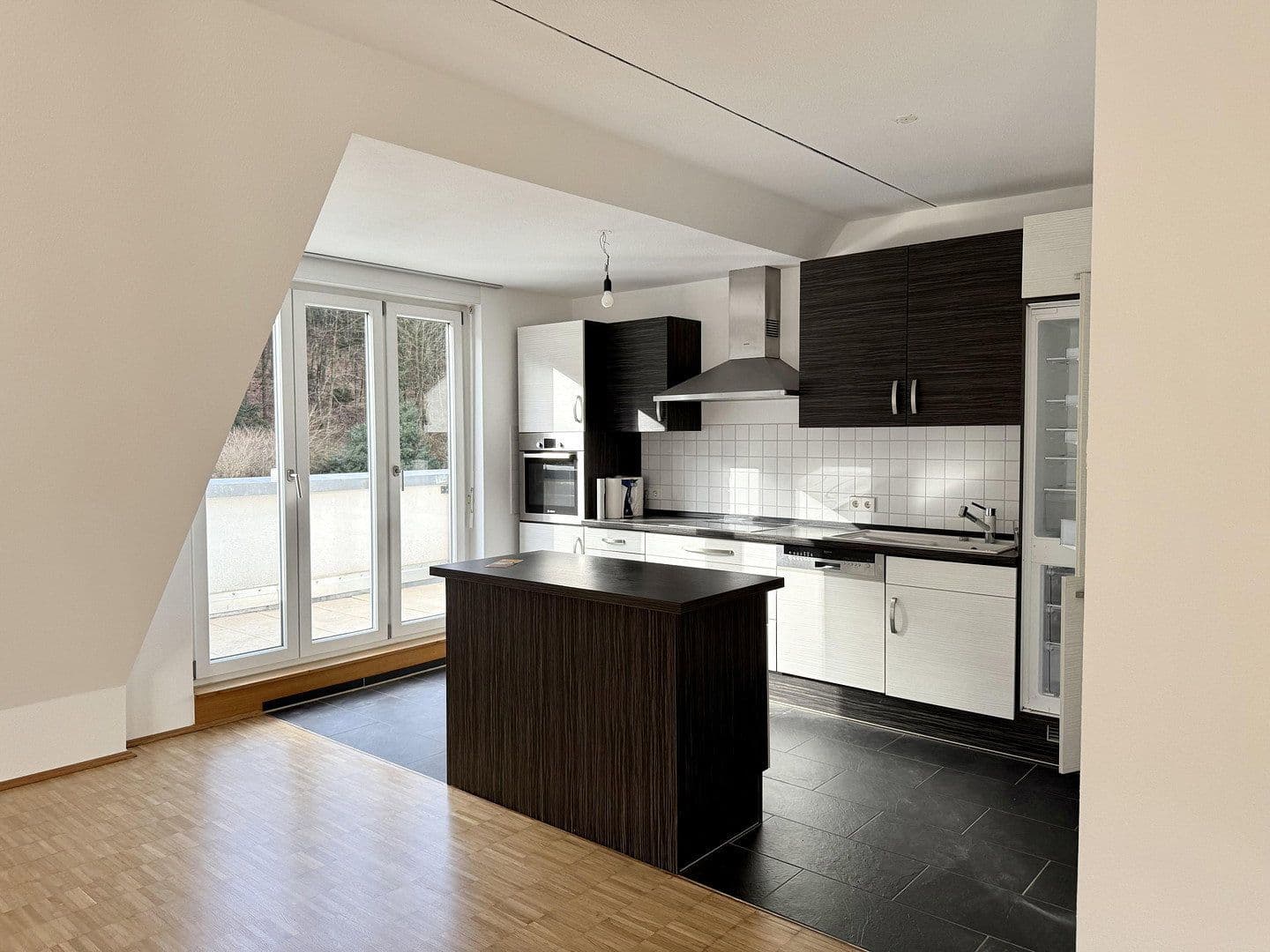 Prenájom bytu 3-izbový 96 m², Lahr/Schwarzwald, Bádensko-Wurttembersko Prenájom bytu 3-izbový 96 m², Lahr/Schwarzwald, Bádensko-Wurttembersko