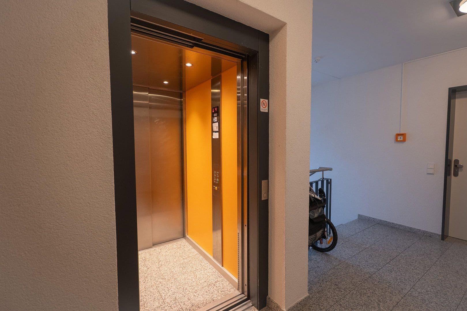 Prenájom bytu 3-izbový 96 m², Lahr/Schwarzwald, Bádensko-Wurttembersko Prenájom bytu 3-izbový 96 m², Lahr/Schwarzwald, Bádensko-Wurttembersko