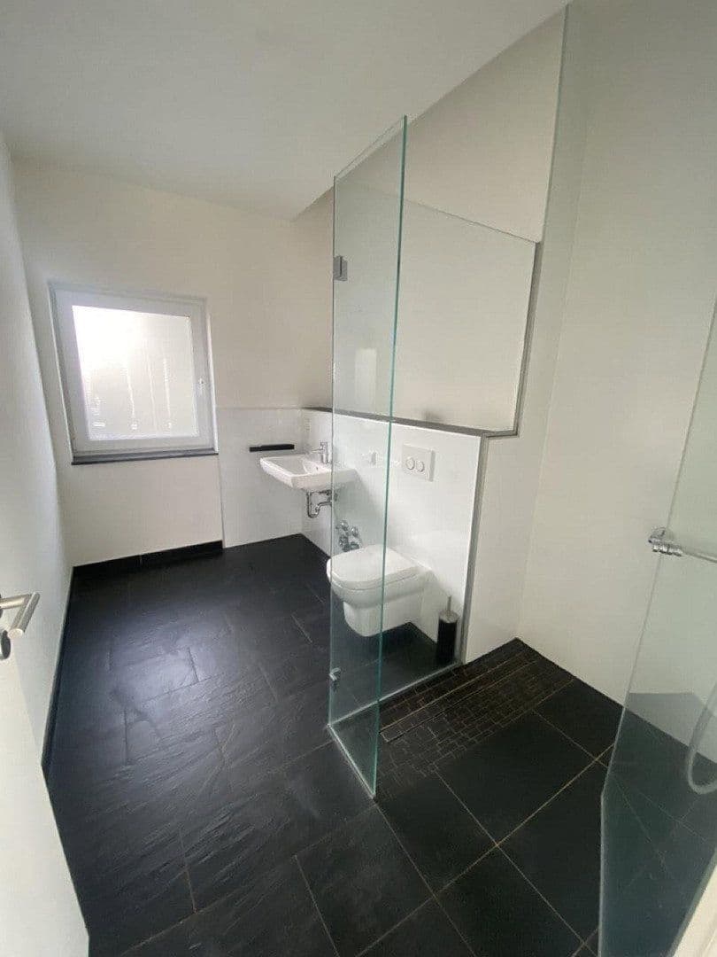 Predaj domu 496 m², pozemek 715 m², Bergisch Gladbach, Severné Porýnie - Westfálsko Predaj domu 496 m², pozemek 715 m², Bergisch Gladbach, Severné Porýnie - Westfálsko