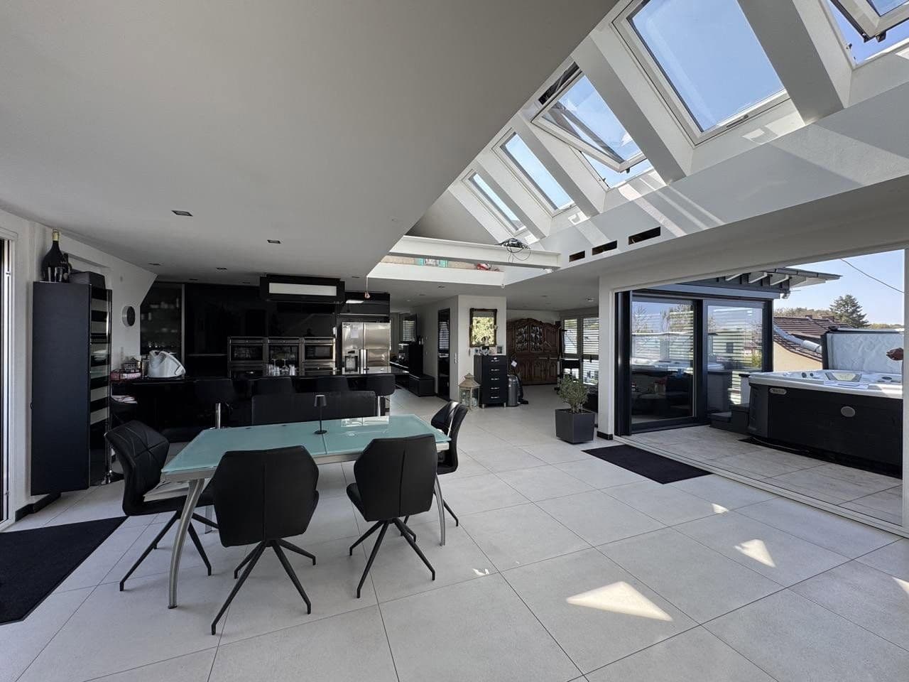 Predaj domu 496 m², pozemek 715 m², Bergisch Gladbach, Severné Porýnie - Westfálsko Predaj domu 496 m², pozemek 715 m², Bergisch Gladbach, Severné Porýnie - Westfálsko