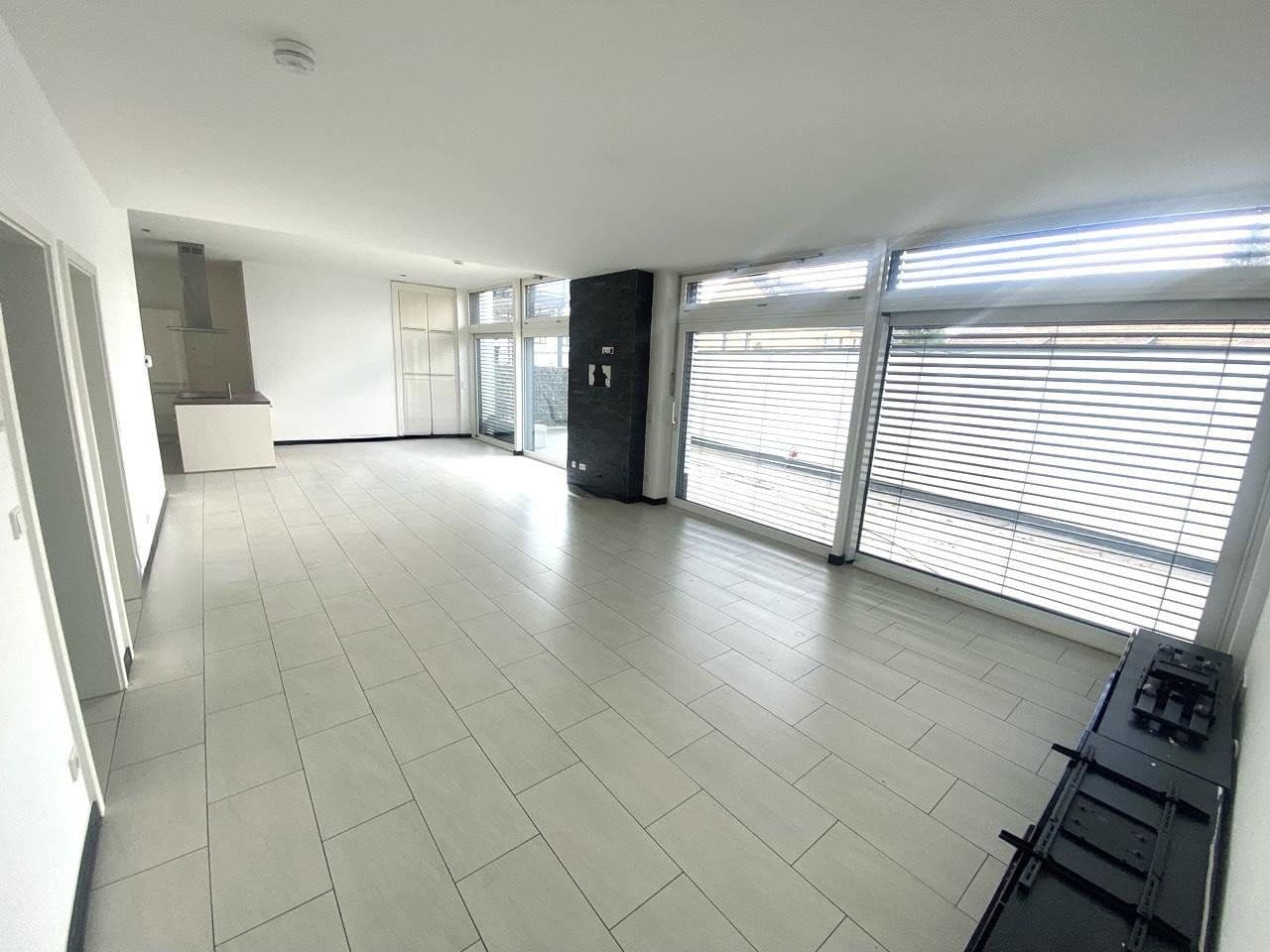 Predaj domu 496 m², pozemek 715 m², Bergisch Gladbach, Severné Porýnie - Westfálsko Predaj domu 496 m², pozemek 715 m², Bergisch Gladbach, Severné Porýnie - Westfálsko