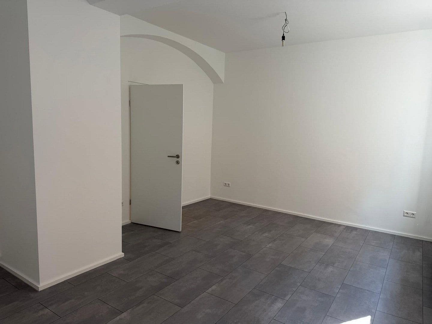 Prenájom bytu 2-izbový 70 m², Schickhardtstr. 47, Stuttgart, Bádensko-Wurttembersko Prenájom bytu 2-izbový 70 m², Schickhardtstr. 47, Stuttgart, Bádensko-Wurttembersko
