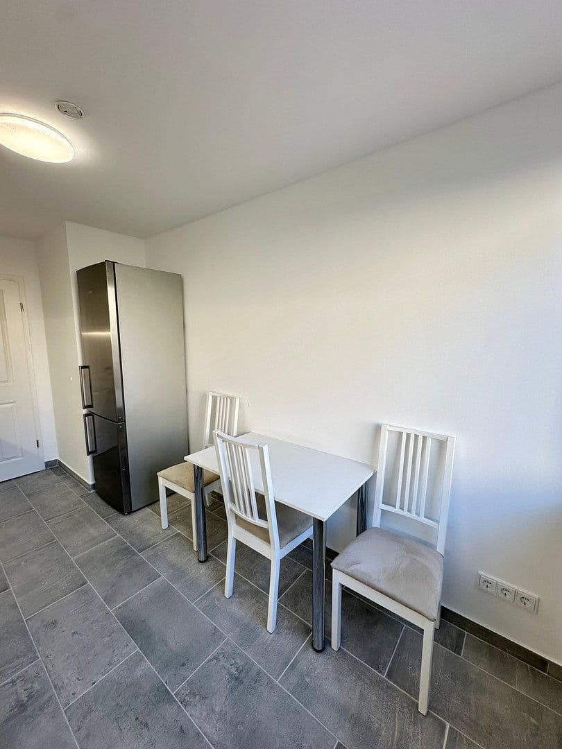 Prenájom bytu 1-izbový 90 m², Hörwarthstr, München, Bavorsko Prenájom bytu 1-izbový 90 m², Hörwarthstr, München, Bavorsko