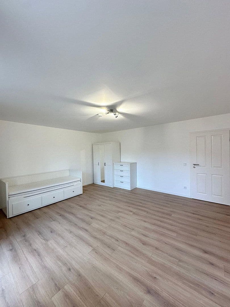 Prenájom bytu 1-izbový 90 m², Hörwarthstr, München, Bavorsko Prenájom bytu 1-izbový 90 m², Hörwarthstr, München, Bavorsko