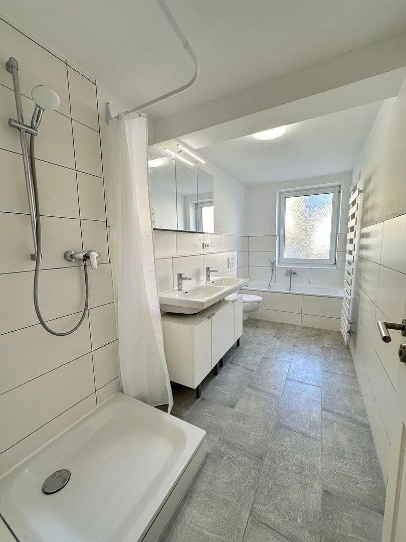 Prenájom bytu 1-izbový 90 m², Hörwarthstr, München, Bavorsko Prenájom bytu 1-izbový 90 m², Hörwarthstr, München, Bavorsko