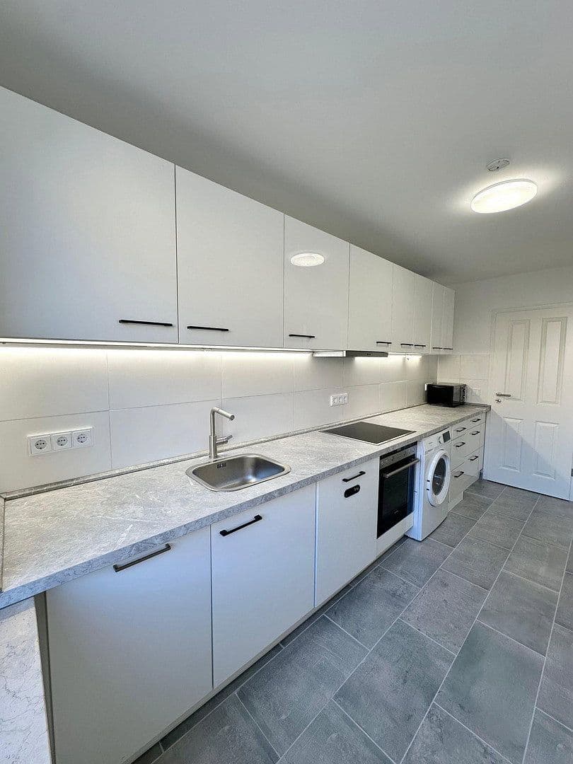 Prenájom bytu 1-izbový 90 m², Hörwarthstr, München, Bavorsko Prenájom bytu 1-izbový 90 m², Hörwarthstr, München, Bavorsko