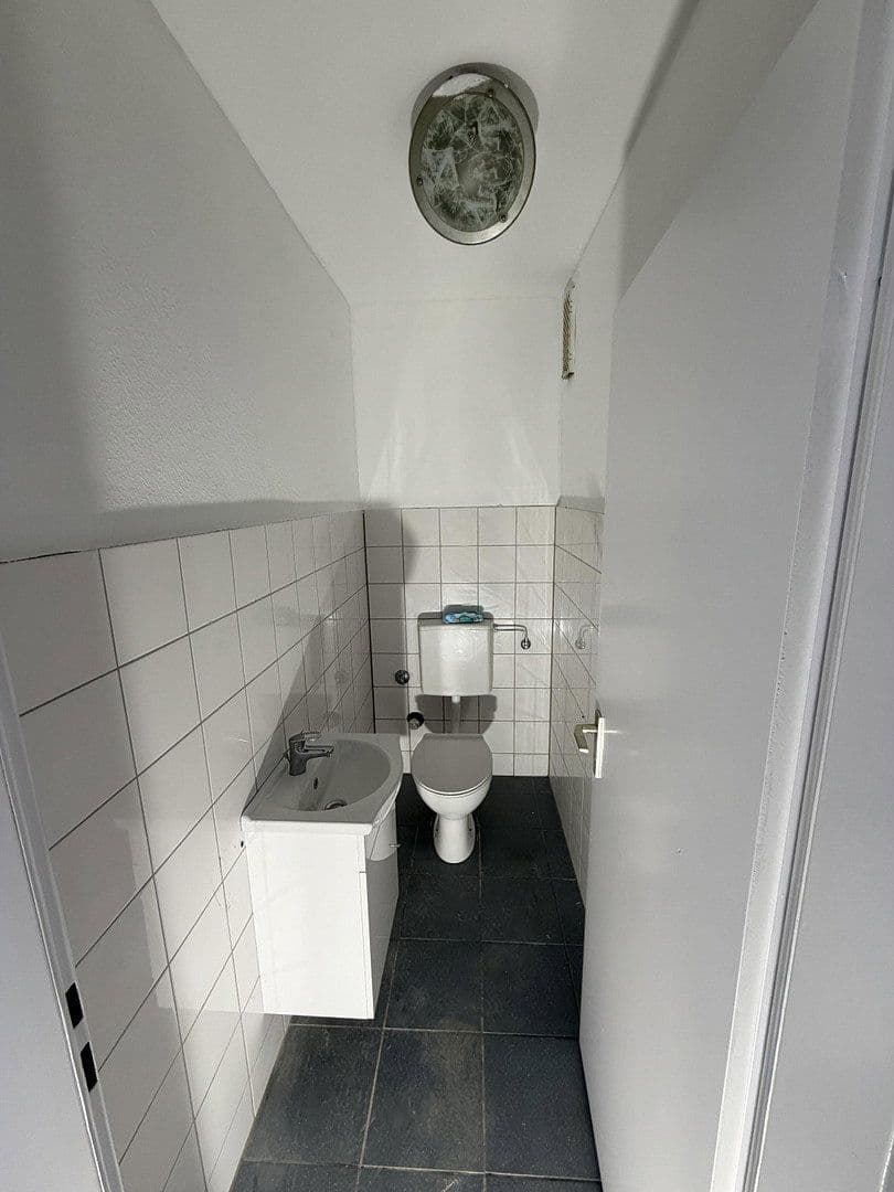 Prenájom bytu 3-izbový 106 m², Ludwigstr. 70, Wald-Michelbach, Hesensko Prenájom bytu 3-izbový 106 m², Ludwigstr. 70, Wald-Michelbach, Hesensko