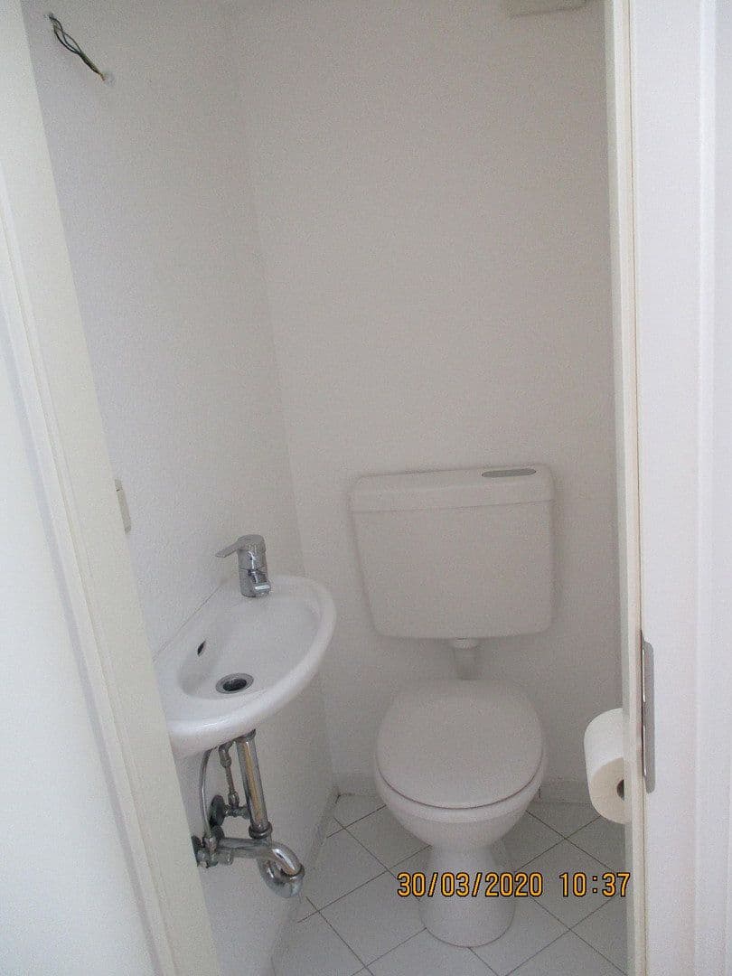 Prenájom bytu 4-izbový 105 m², Berlin, Berlín Prenájom bytu 4-izbový 105 m², Berlin, Berlín