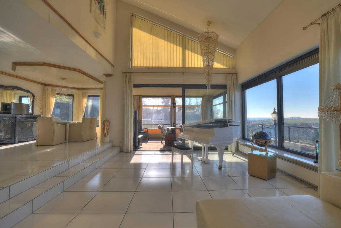 Predaj domu 332 m², pozemek 637 m², Untergruppenbach, Bádensko-Wurttembersko Predaj domu 332 m², pozemek 637 m², Untergruppenbach, Bádensko-Wurttembersko