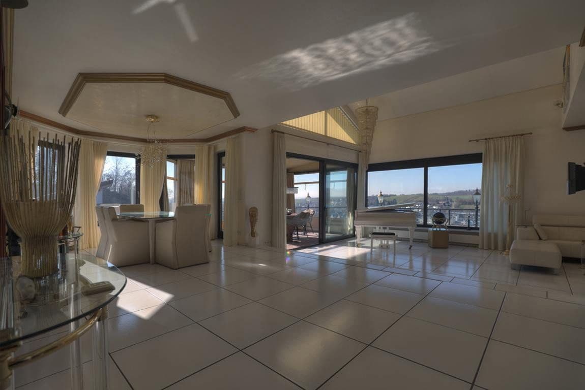 Predaj domu 332 m², pozemek 637 m², Untergruppenbach, Bádensko-Wurttembersko Predaj domu 332 m², pozemek 637 m², Untergruppenbach, Bádensko-Wurttembersko