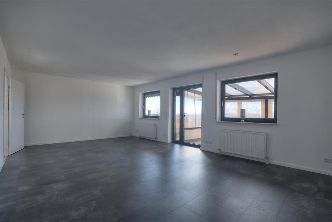 Predaj domu 332 m², pozemek 637 m², Untergruppenbach, Bádensko-Wurttembersko Predaj domu 332 m², pozemek 637 m², Untergruppenbach, Bádensko-Wurttembersko