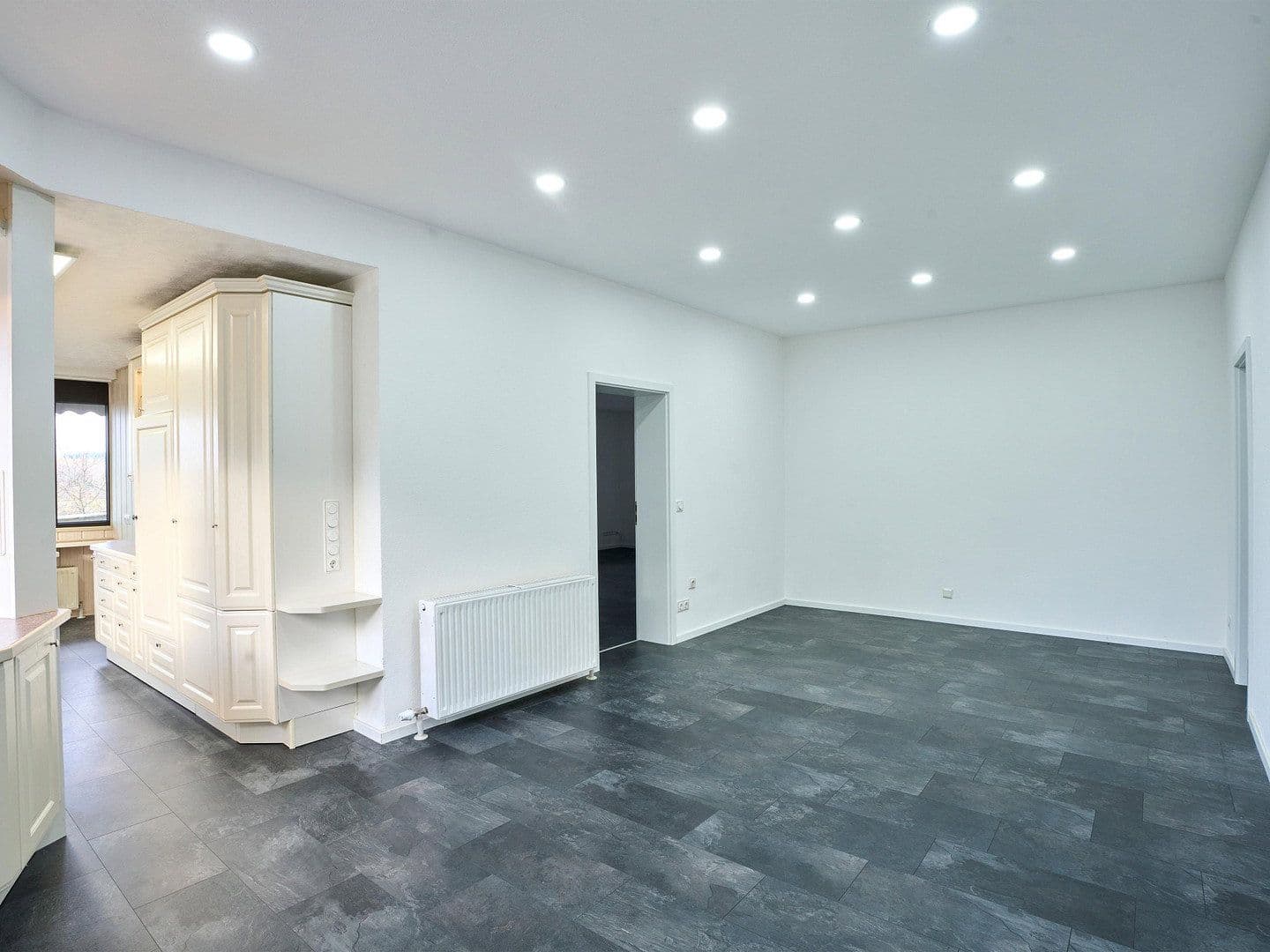 Predaj domu 332 m², pozemek 637 m², Untergruppenbach, Bádensko-Wurttembersko Predaj domu 332 m², pozemek 637 m², Untergruppenbach, Bádensko-Wurttembersko