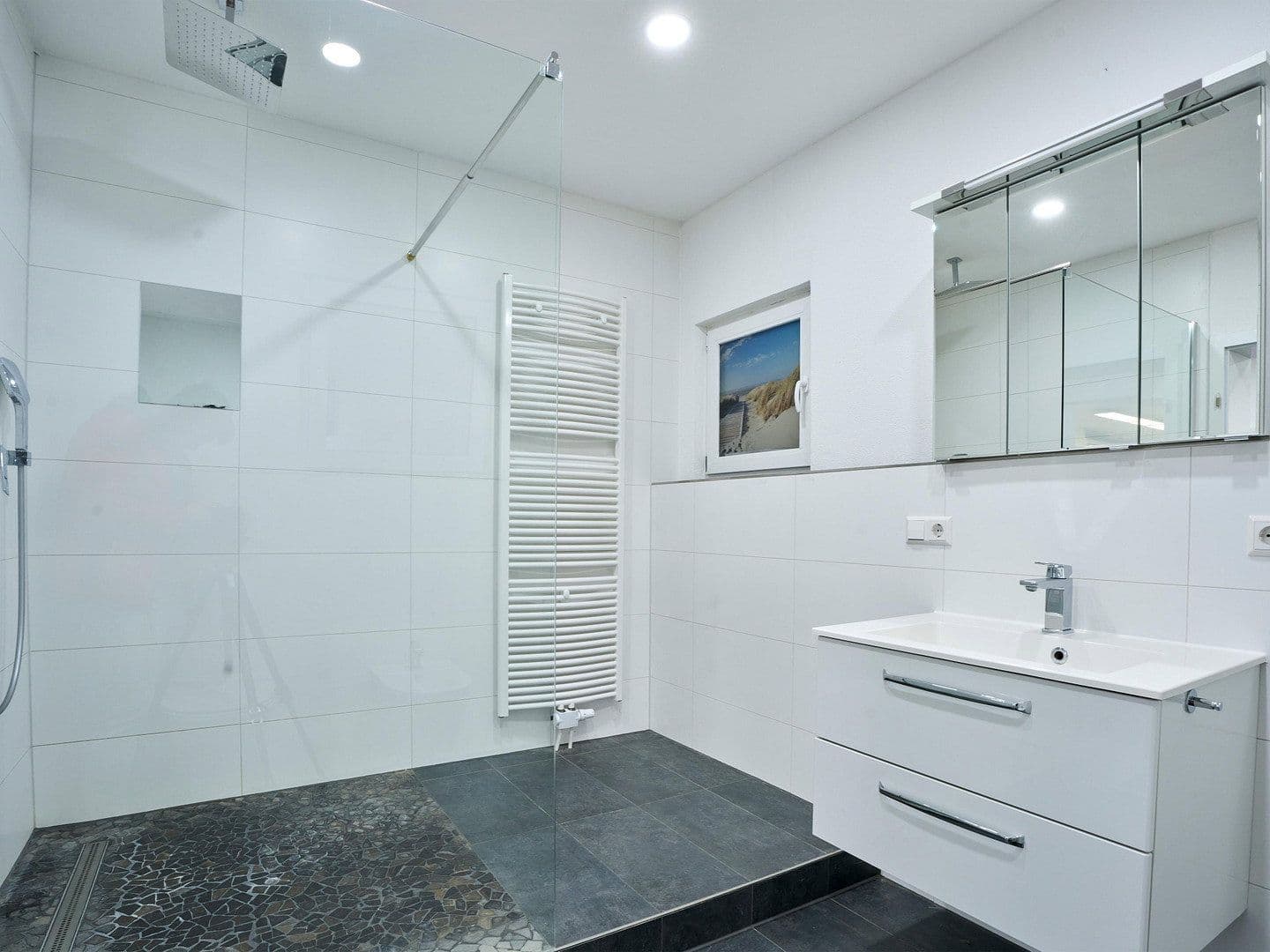 Predaj domu 332 m², pozemek 637 m², Untergruppenbach, Bádensko-Wurttembersko Predaj domu 332 m², pozemek 637 m², Untergruppenbach, Bádensko-Wurttembersko