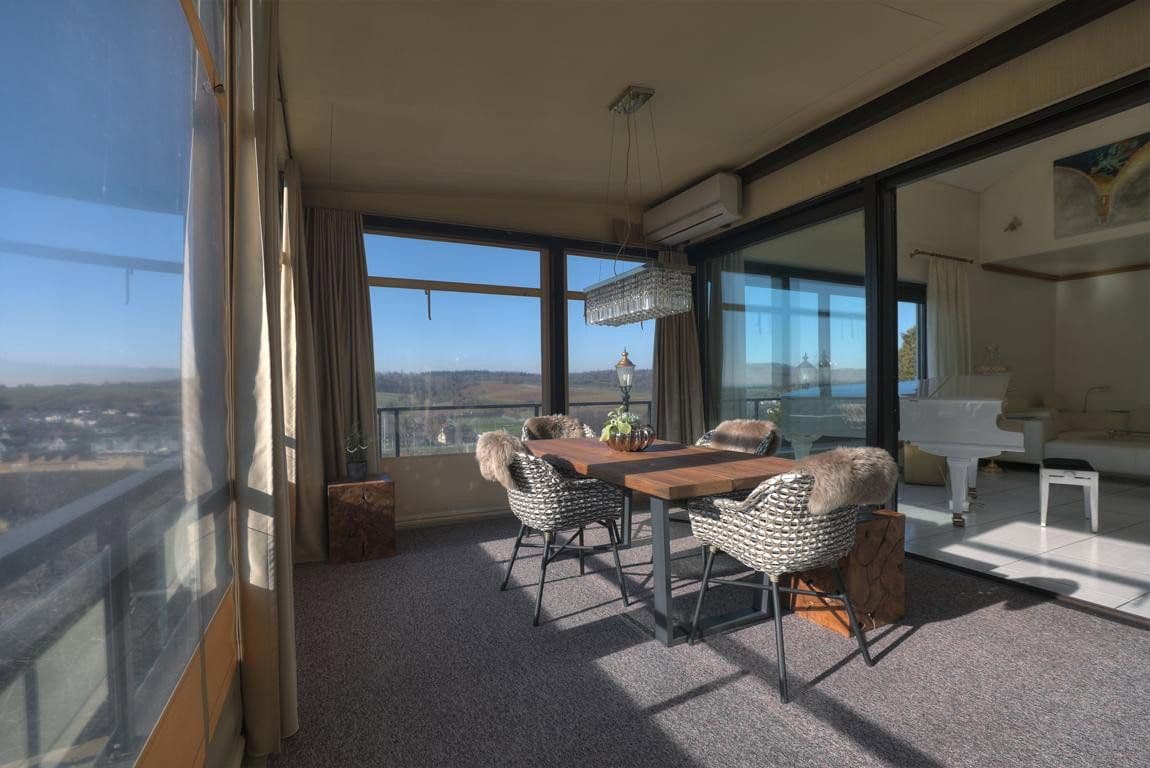 Predaj domu 332 m², pozemek 637 m², Untergruppenbach, Bádensko-Wurttembersko Predaj domu 332 m², pozemek 637 m², Untergruppenbach, Bádensko-Wurttembersko