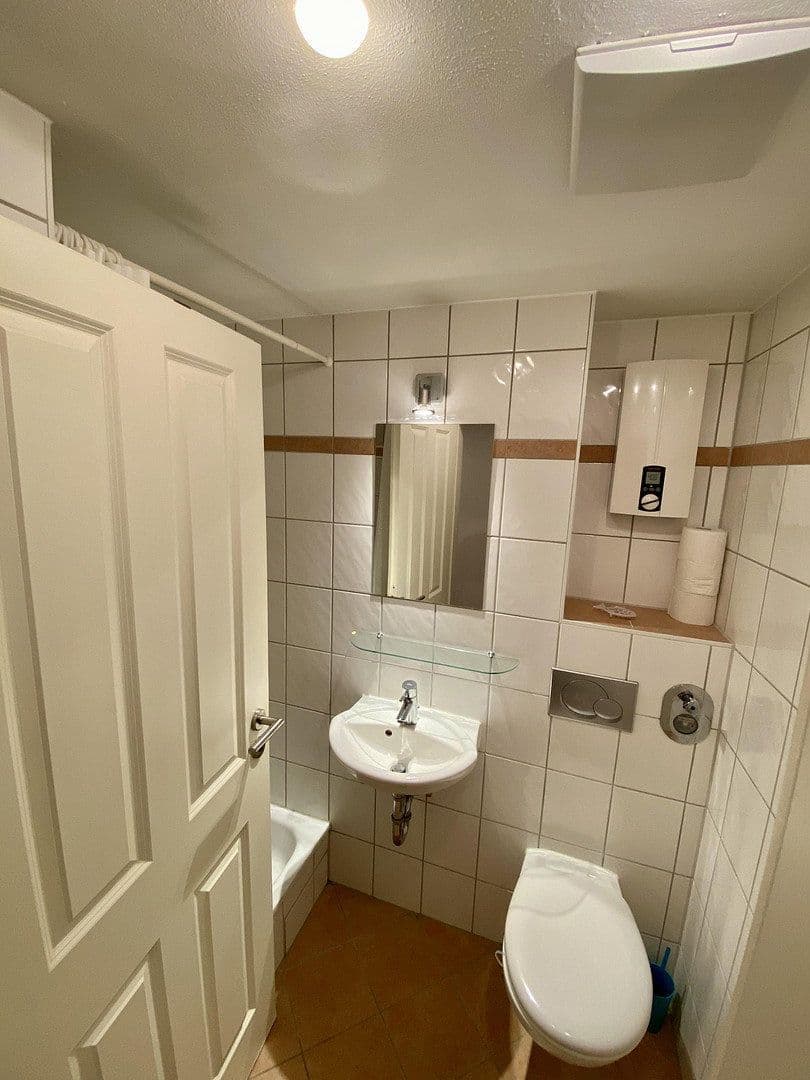 Prenájom bytu 2-izbový 40 m², Stuttgart, Bádensko-Wurttembersko Prenájom bytu 2-izbový 40 m², Stuttgart, Bádensko-Wurttembersko