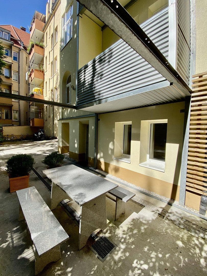 Prenájom bytu 2-izbový 40 m², Stuttgart, Bádensko-Wurttembersko Prenájom bytu 2-izbový 40 m², Stuttgart, Bádensko-Wurttembersko