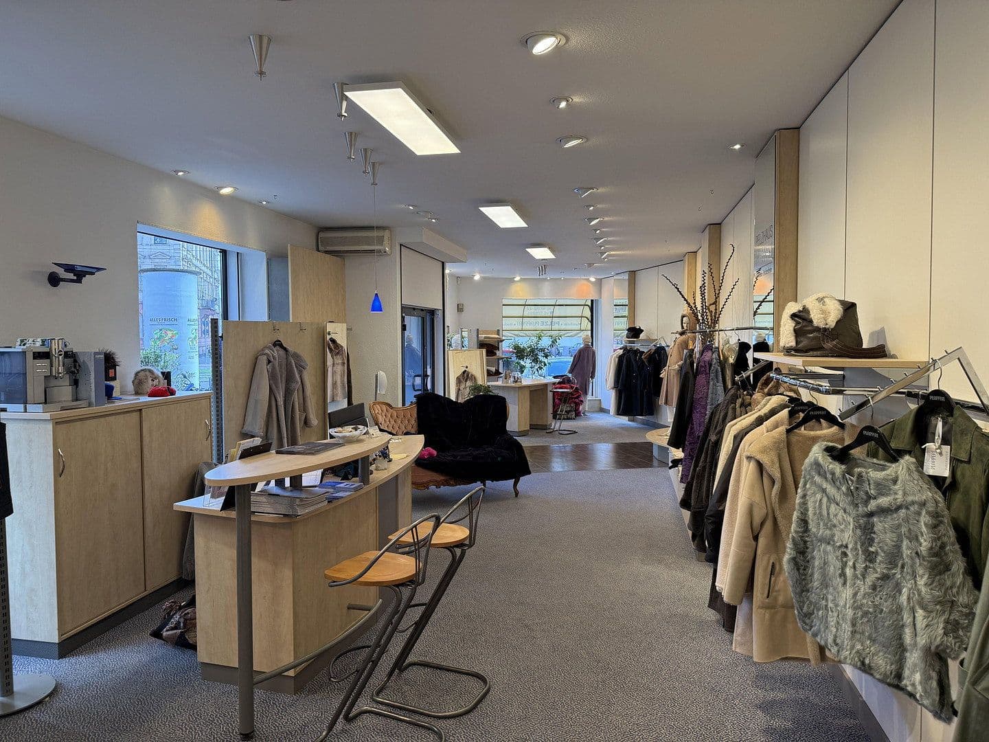 Prenájom nebytového priestoru 107 m², R7 27, Mannheim, Bádensko-Wurttembersko Prenájom nebytového priestoru 107 m², R7 27, Mannheim, Bádensko-Wurttembersko