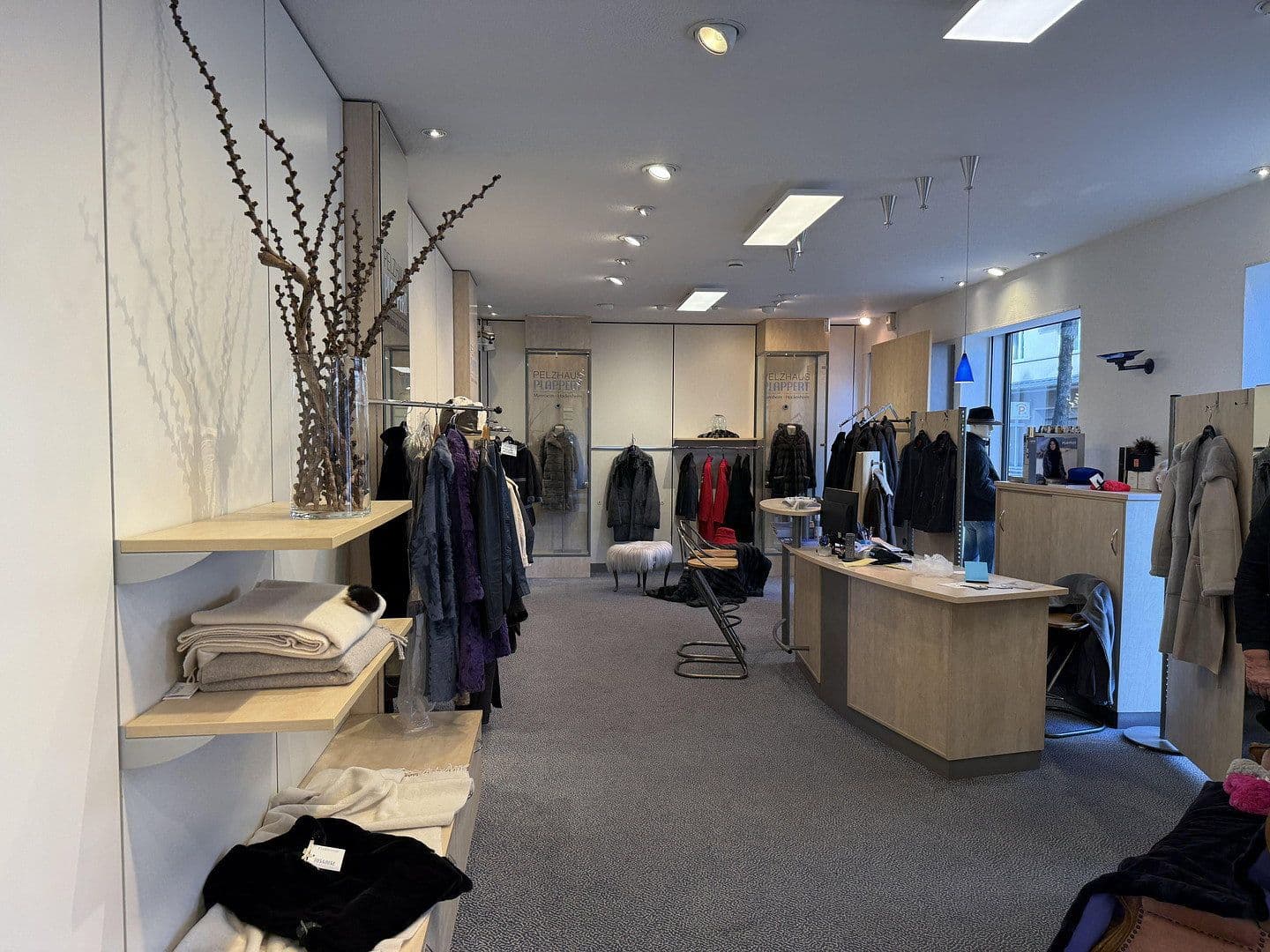 Prenájom nebytového priestoru 107 m², R7 27, Mannheim, Bádensko-Wurttembersko Prenájom nebytového priestoru 107 m², R7 27, Mannheim, Bádensko-Wurttembersko