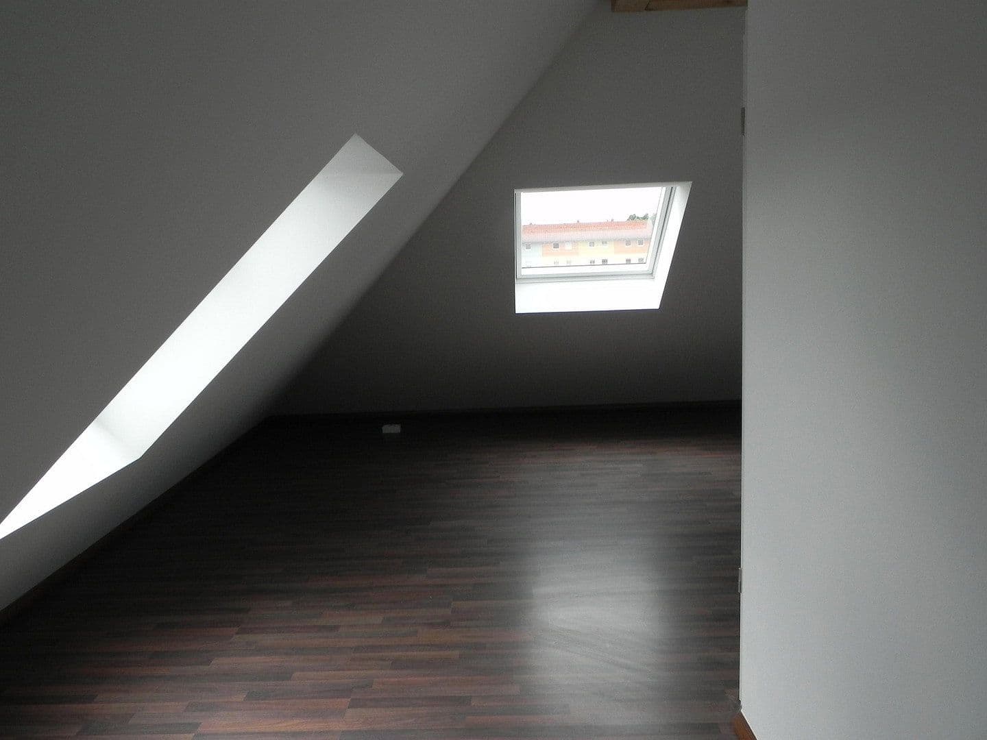 Predaj domu 142 m², pozemek 232 m², Germering, Bavorsko Predaj domu 142 m², pozemek 232 m², Germering, Bavorsko