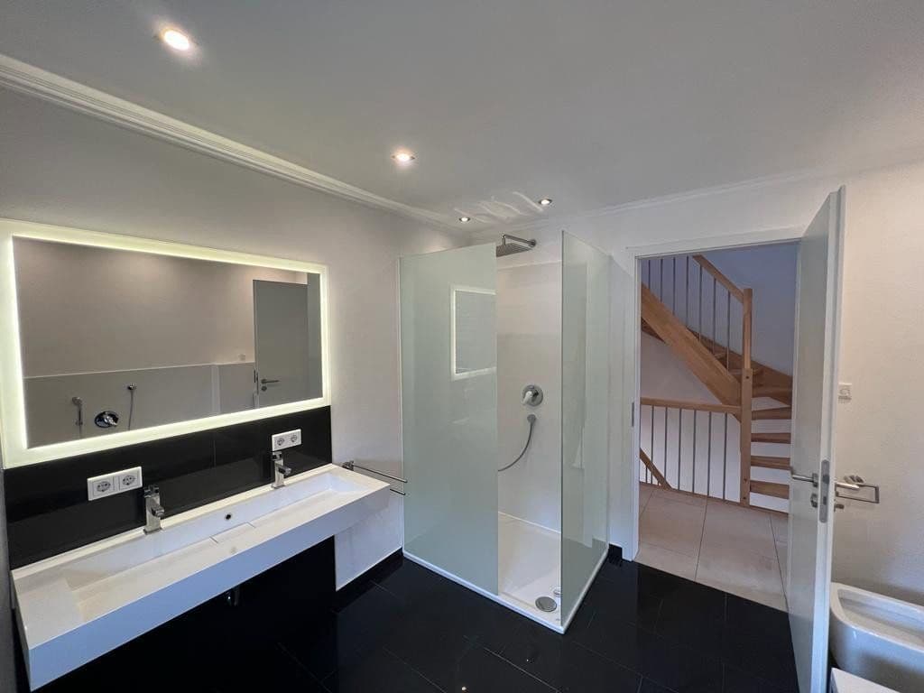 Predaj domu 142 m², pozemek 232 m², Germering, Bavorsko Predaj domu 142 m², pozemek 232 m², Germering, Bavorsko