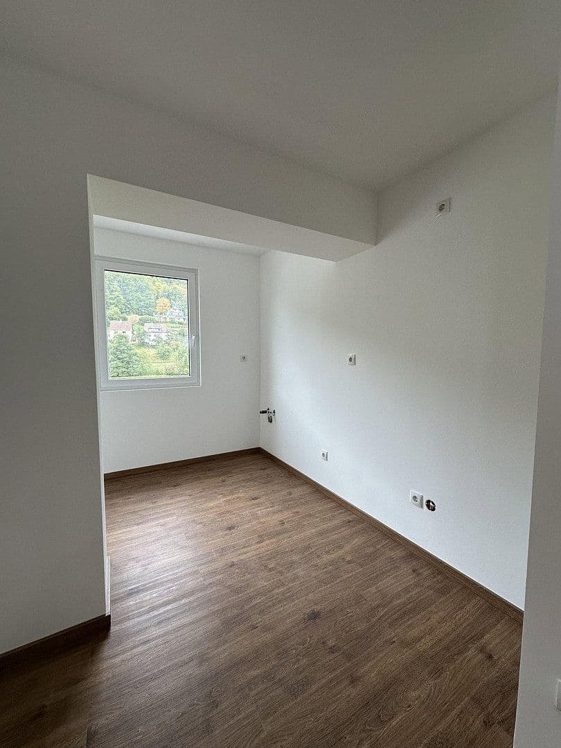 Prenájom kancelárie 92 m², Badstr. 131, Egloffstein, Bavorsko Prenájom kancelárie 92 m², Badstr. 131, Egloffstein, Bavorsko