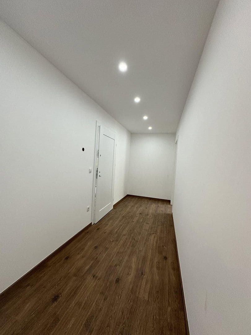 Prenájom kancelárie 92 m², Badstr. 131, Egloffstein, Bavorsko Prenájom kancelárie 92 m², Badstr. 131, Egloffstein, Bavorsko