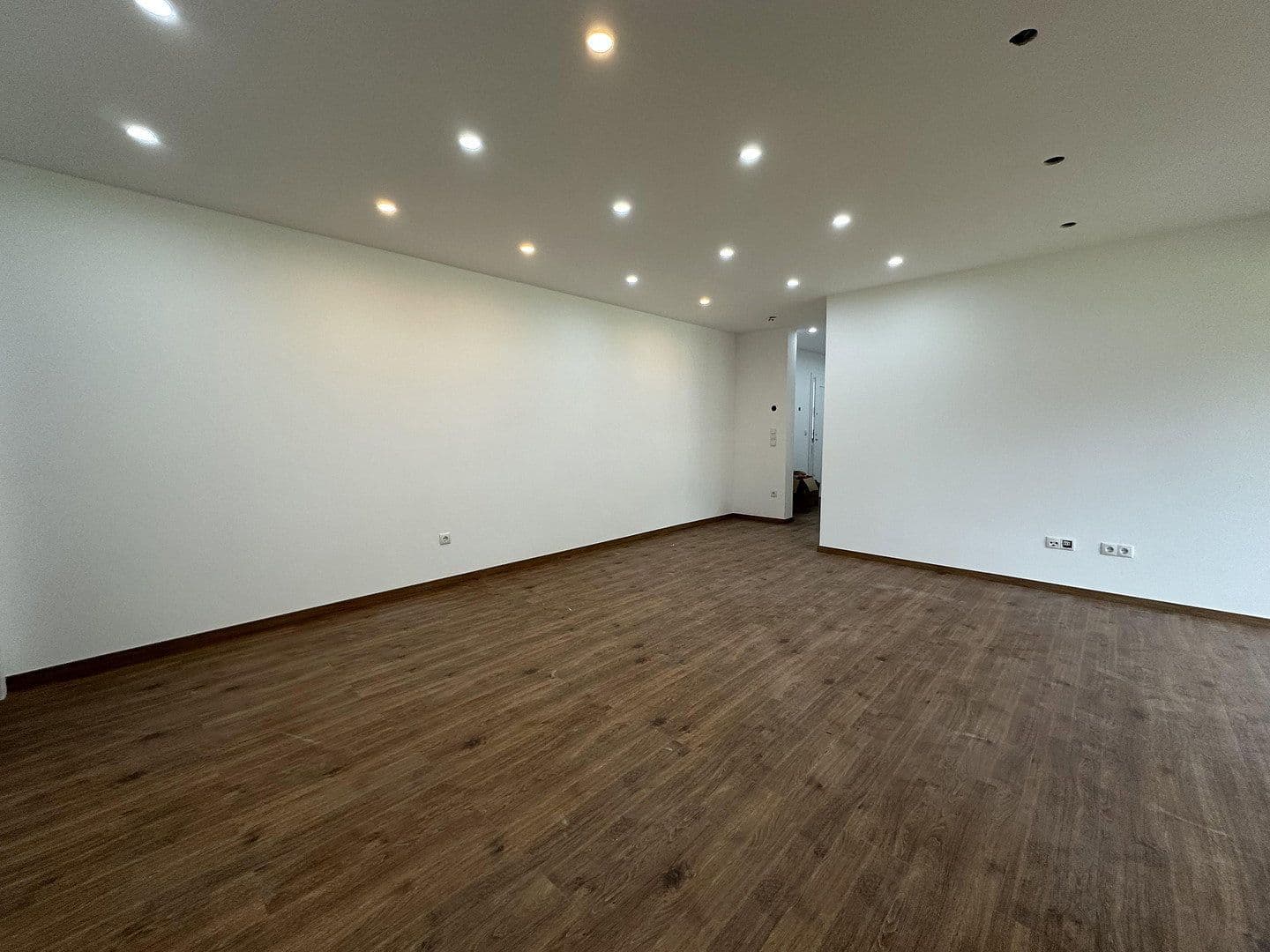 Prenájom kancelárie 92 m², Badstr. 131, Egloffstein, Bavorsko Prenájom kancelárie 92 m², Badstr. 131, Egloffstein, Bavorsko