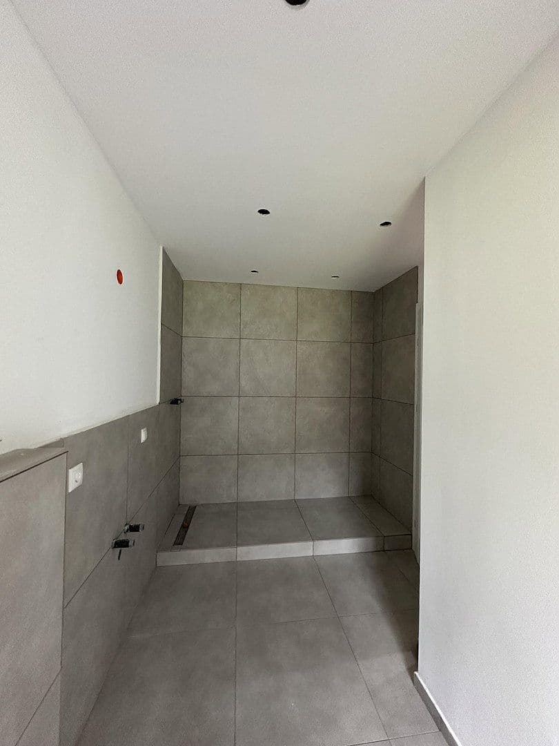 Prenájom kancelárie 92 m², Badstr. 131, Egloffstein, Bavorsko Prenájom kancelárie 92 m², Badstr. 131, Egloffstein, Bavorsko