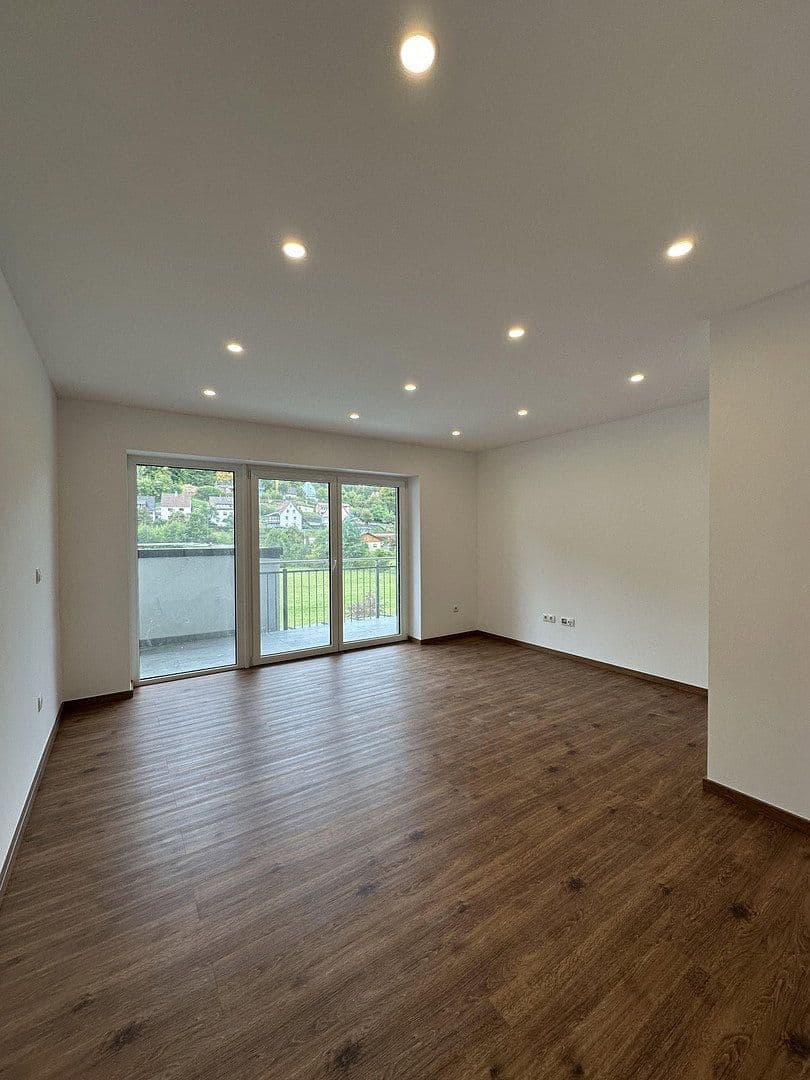 Prenájom kancelárie 92 m², Badstr. 131, Egloffstein, Bavorsko Prenájom kancelárie 92 m², Badstr. 131, Egloffstein, Bavorsko