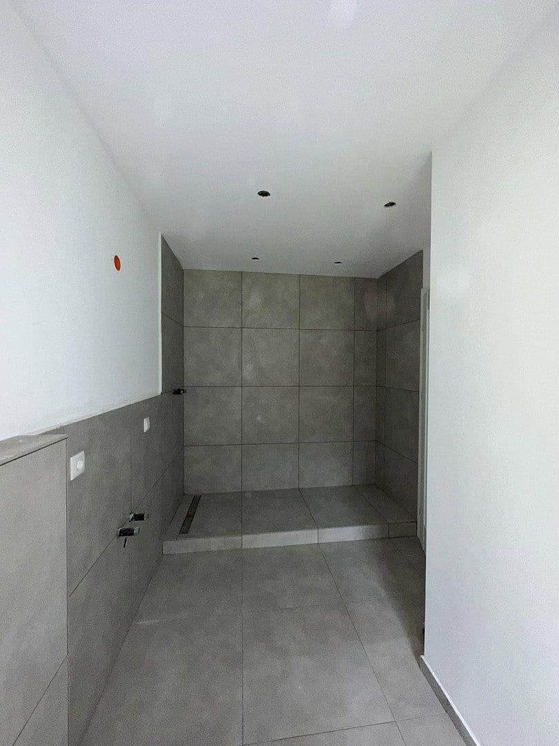 Prenájom kancelárie 92 m², Badstr. 131, Egloffstein, Bavorsko Prenájom kancelárie 92 m², Badstr. 131, Egloffstein, Bavorsko