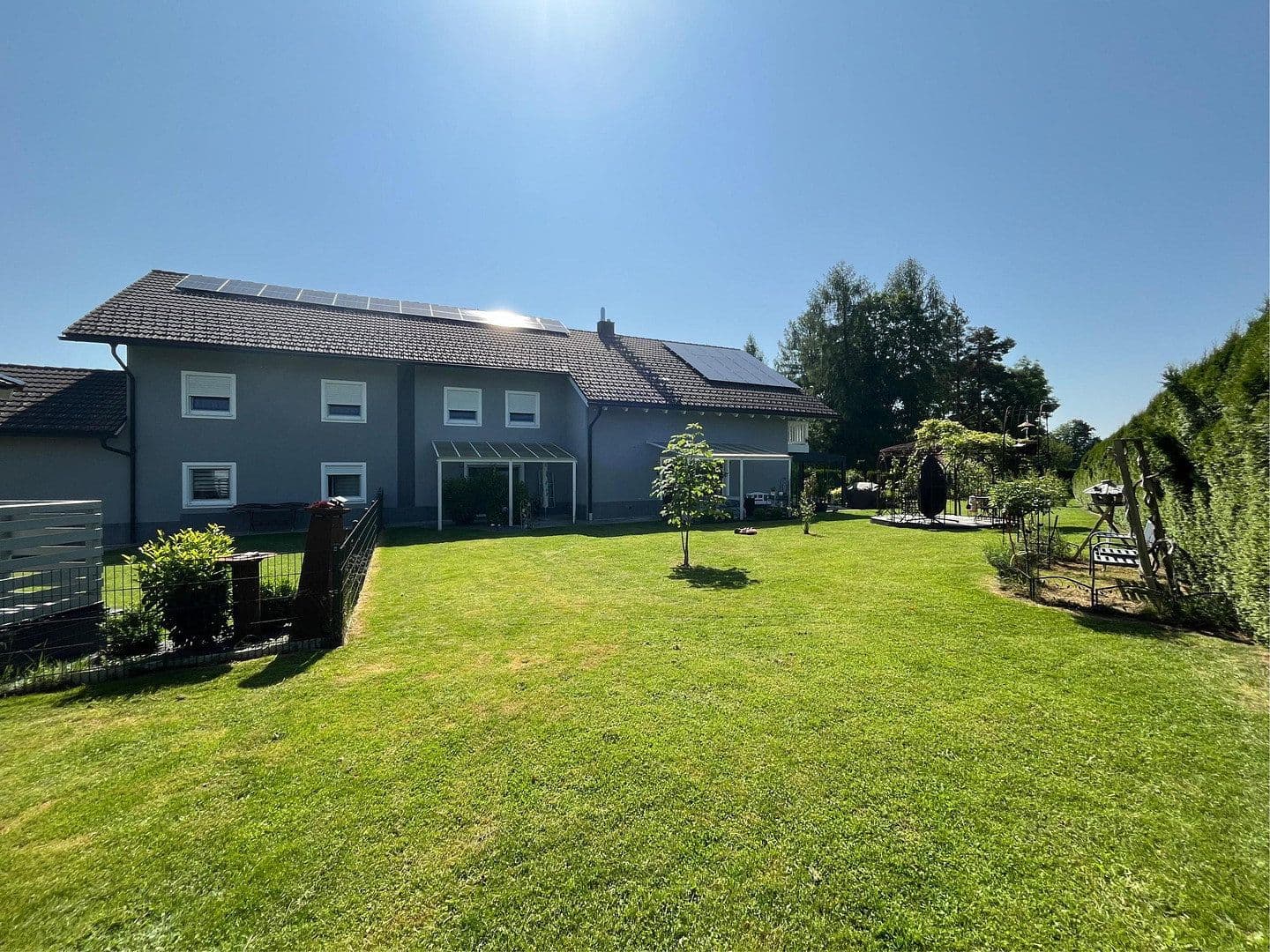 Predaj domu 384 m², pozemek 1.070 m², Sankt Oswald-Riedlhütte, Bavorsko Predaj domu 384 m², pozemek 1.070 m², Sankt Oswald-Riedlhütte, Bavorsko