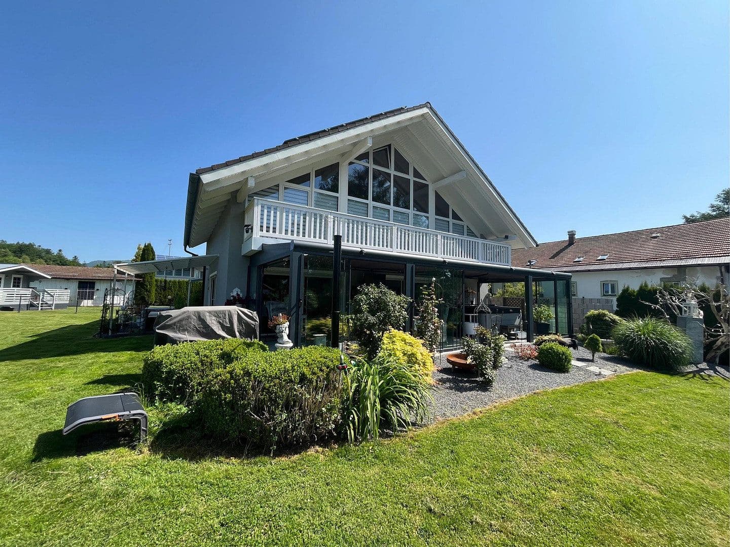 Predaj domu 384 m², pozemek 1.070 m², Sankt Oswald-Riedlhütte, Bavorsko Predaj domu 384 m², pozemek 1.070 m², Sankt Oswald-Riedlhütte, Bavorsko