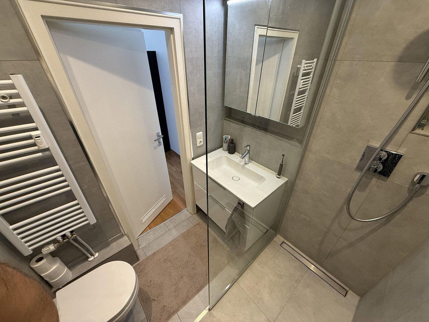 Prenájom bytu 2-izbový 70 m², Wilhelmstrasse, München, Bavorsko Prenájom bytu 2-izbový 70 m², Wilhelmstrasse, München, Bavorsko