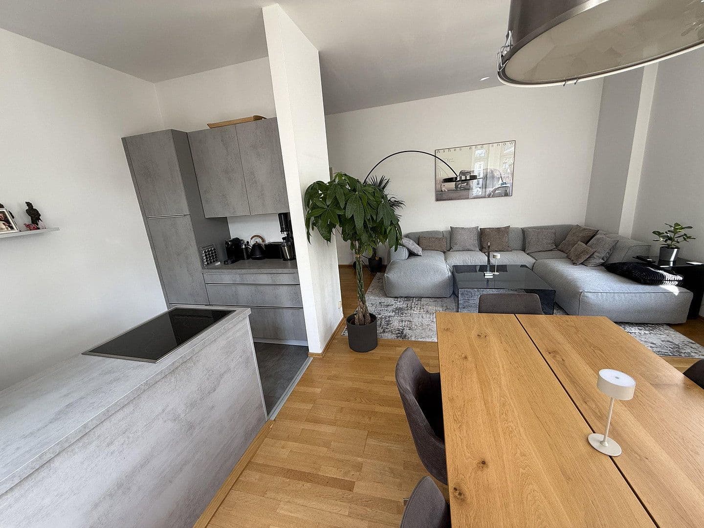 Prenájom bytu 2-izbový 70 m², Wilhelmstrasse, München, Bavorsko Prenájom bytu 2-izbový 70 m², Wilhelmstrasse, München, Bavorsko