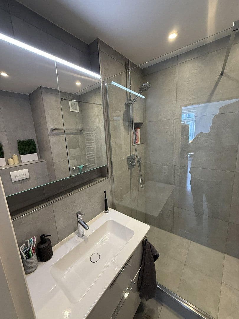 Prenájom bytu 2-izbový 70 m², Wilhelmstrasse, München, Bavorsko Prenájom bytu 2-izbový 70 m², Wilhelmstrasse, München, Bavorsko